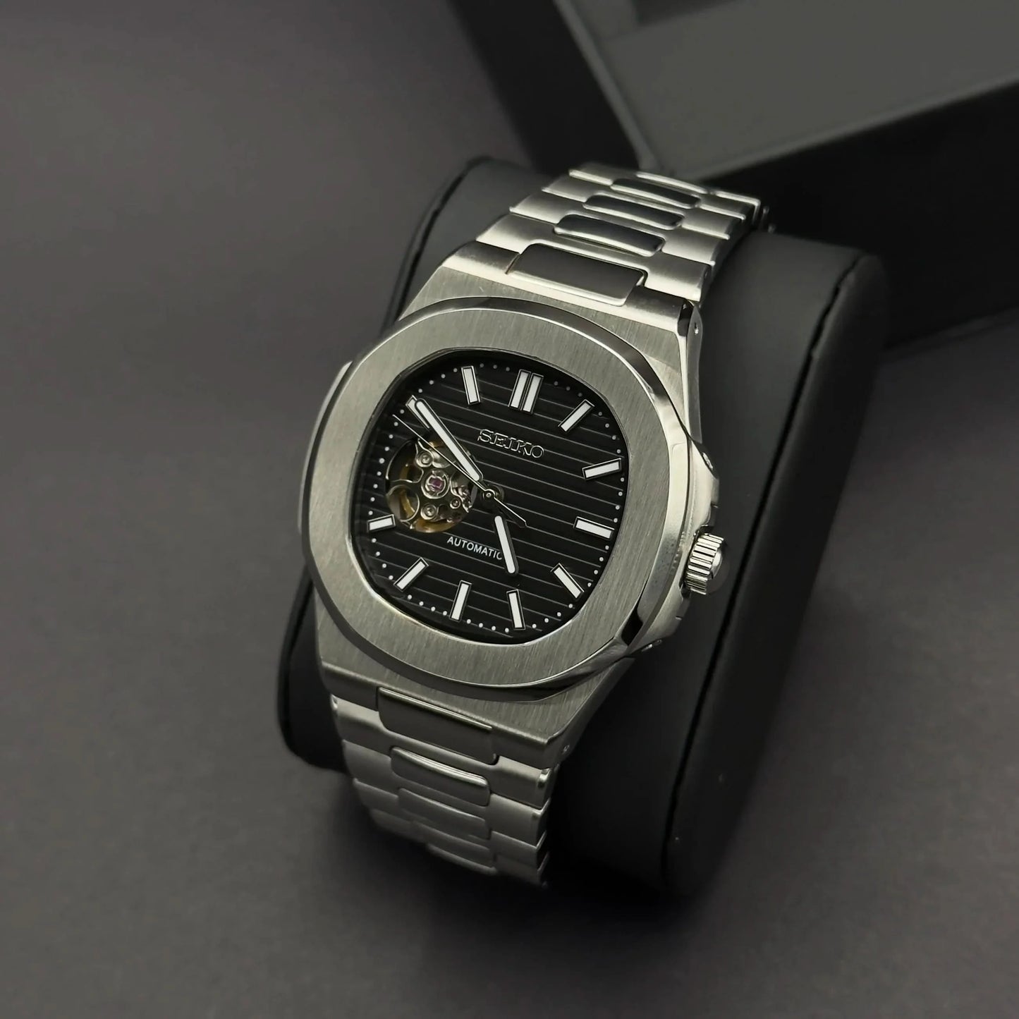 Nautiko Black open movement