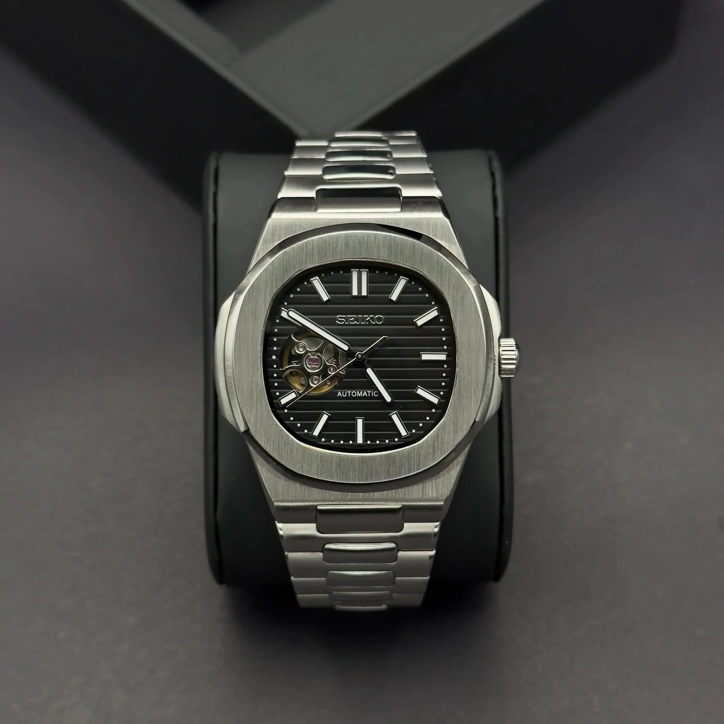 Nautiko Black open movement